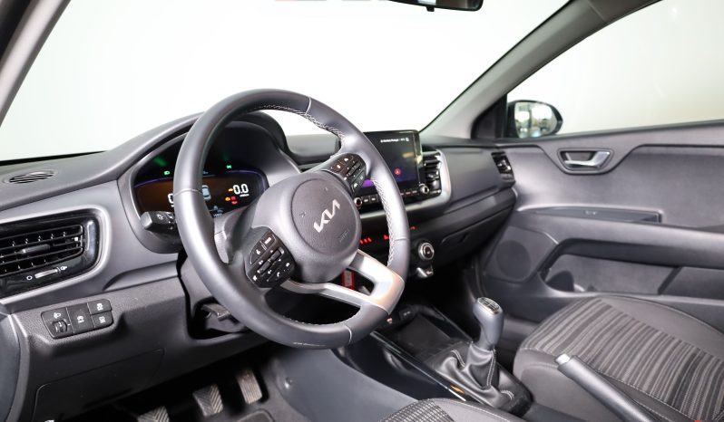 Kia STONIC 1.0T-GDI 6MT DRIVE completo