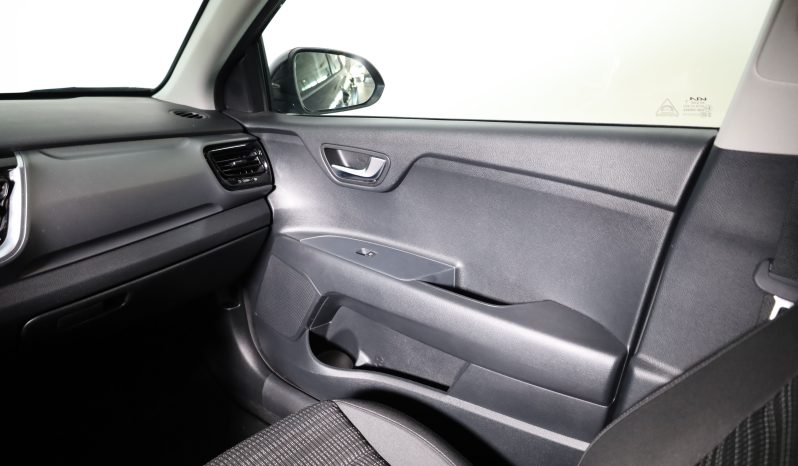 Kia STONIC 1.0T-GDI 6MT DRIVE completo