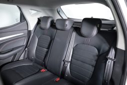 MG ZS Luxury completo