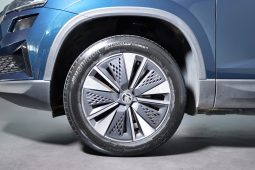 ŠKODA Karoq 1.0 TSI 110cv AMBITION completo