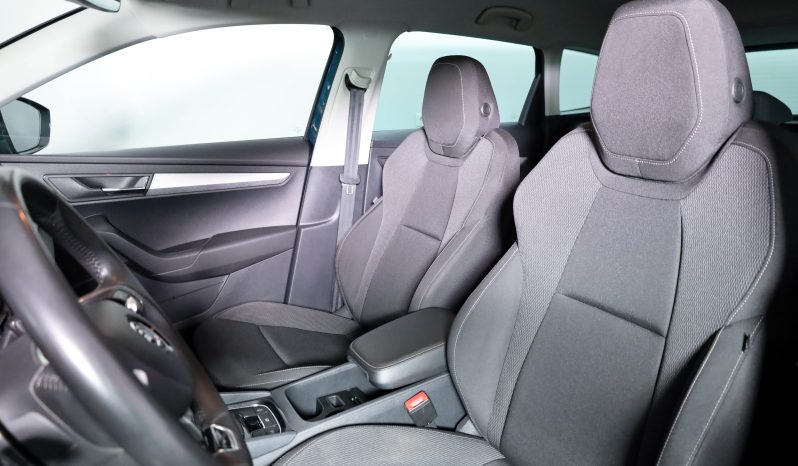 ŠKODA Karoq 1.0 TSI 110cv AMBITION completo