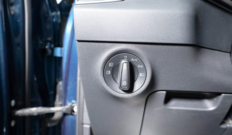 ŠKODA Karoq 1.0 TSI 110cv AMBITION completo
