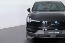 Volvo EX30 69 kWh Single Motor Extended Range 272cv Black Edition completo