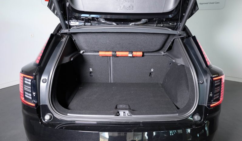 Volvo EX30 69 kWh Single Motor Extended Range 272cv Black Edition completo