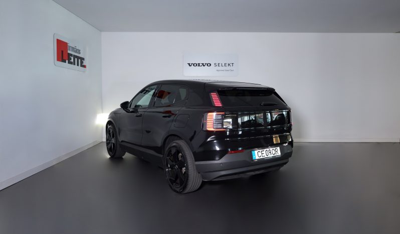 Volvo EX30 69 kWh Single Motor Extended Range 272cv Black Edition completo