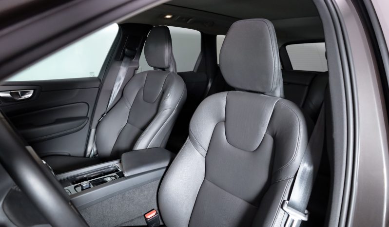 Volvo XC60 2.0 T6 350 AWD PHEV Plus Dark Auto completo