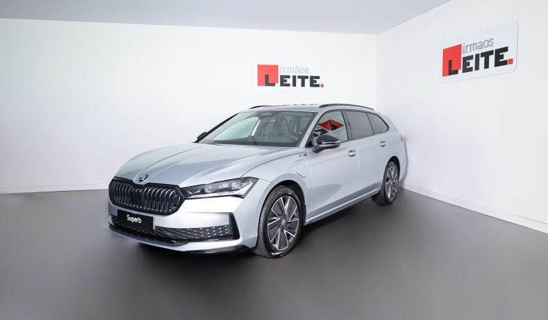 Skoda Superb 1.5 TSI 204cv PHEV Sportline DSG Break completo