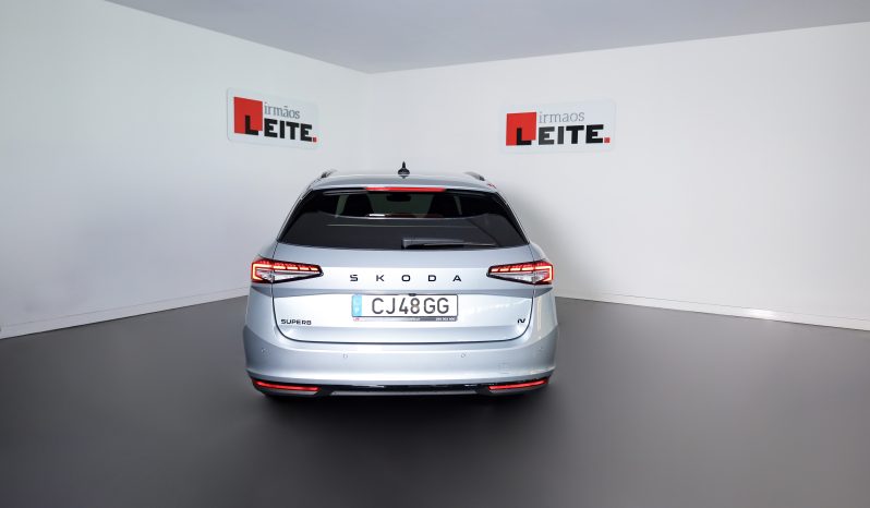 Skoda Superb 1.5 TSI 204cv PHEV Sportline DSG Break completo