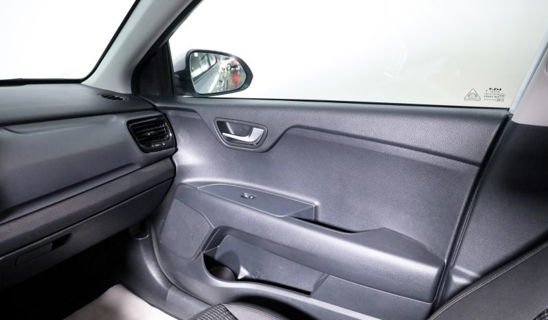 Kia Stonic 1.0 T-GDi 6MT DRIVE completo
