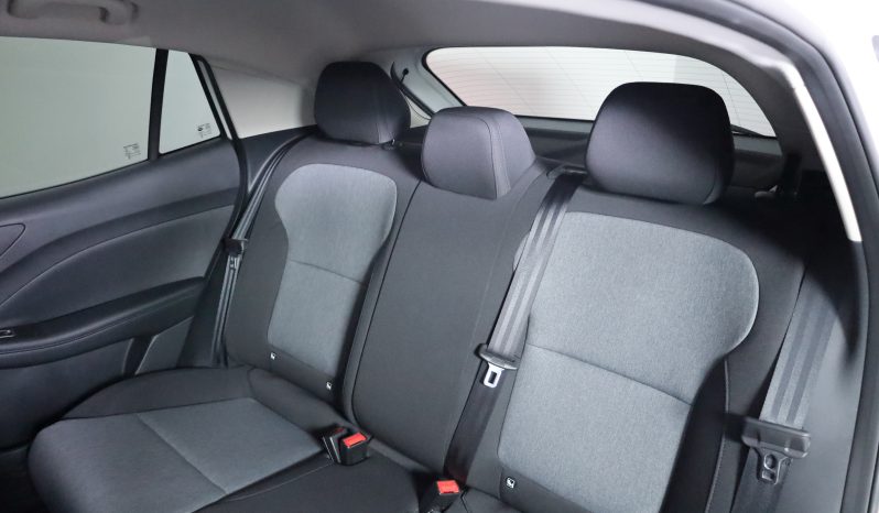 MG MG4 Urban 120kW 54kWh DELUXE 2WD completo