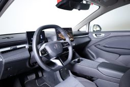 MG MG4 Urban 120kW 54kWh DELUXE 2WD completo