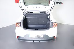 MG MG4 Urban 120kW 54kWh DELUXE 2WD completo