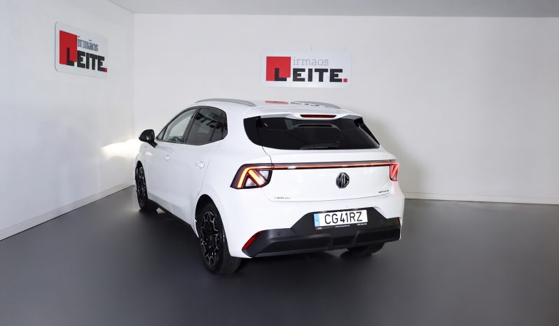 MG MG4 Urban 120kW 54kWh DELUXE 2WD completo