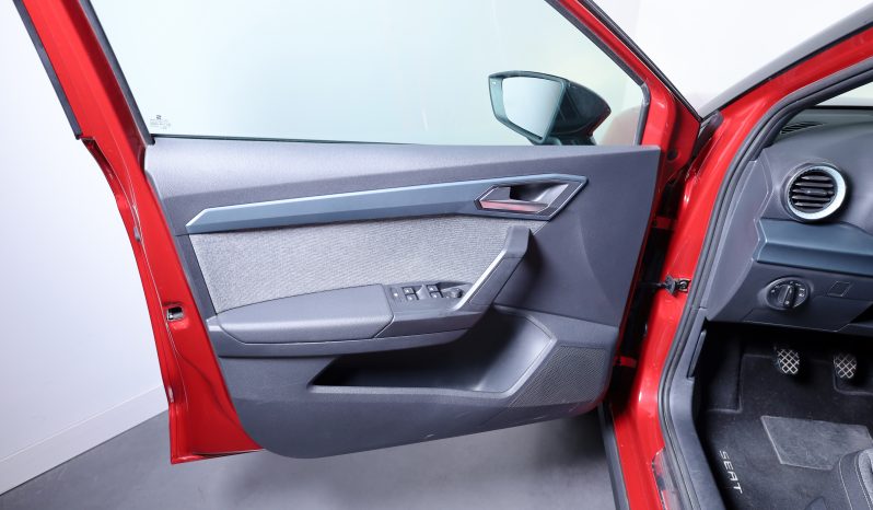 SEAT Arona 1.0 TSI XPERIENCE 6v completo