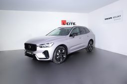 Volvo XC60 T6 AWD Híbrido Plug-in Plus Dark completo
