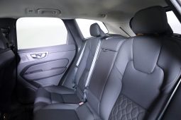 Volvo XC60 T6 AWD Híbrido Plug-in Plus Dark completo