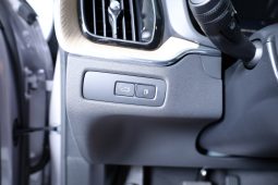 Volvo XC60 T6 AWD Híbrido Plug-in Plus Dark completo