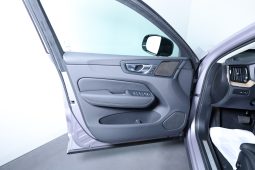 Volvo XC60 T6 AWD Híbrido Plug-in Plus Dark completo
