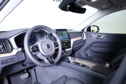 Volvo XC60 T6 AWD Híbrido Plug-in Plus Dark completo