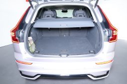 Volvo XC60 T6 AWD Híbrido Plug-in Plus Dark completo