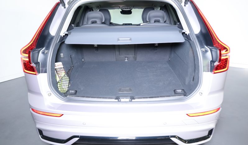 Volvo XC60 T6 AWD Híbrido Plug-in Plus Dark completo
