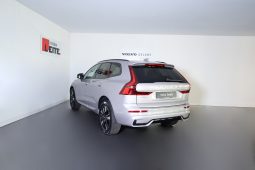 Volvo XC60 T6 AWD Híbrido Plug-in Plus Dark completo