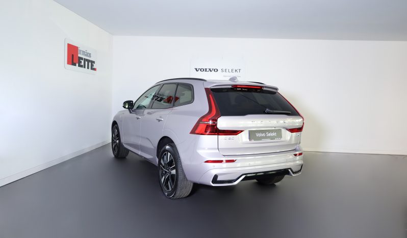 Volvo XC60 T6 AWD Híbrido Plug-in Plus Dark completo
