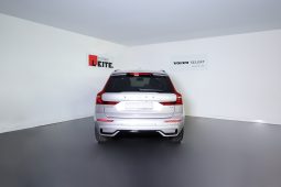 Volvo XC60 T6 AWD Híbrido Plug-in Plus Dark completo