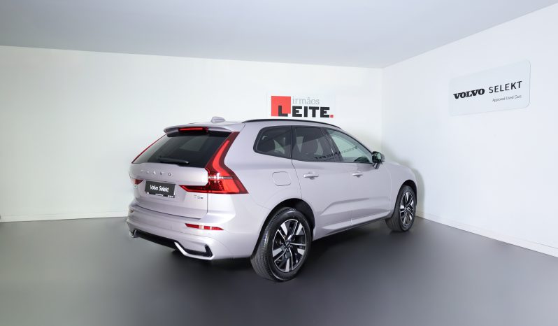 Volvo XC60 T6 AWD Híbrido Plug-in Plus Dark completo