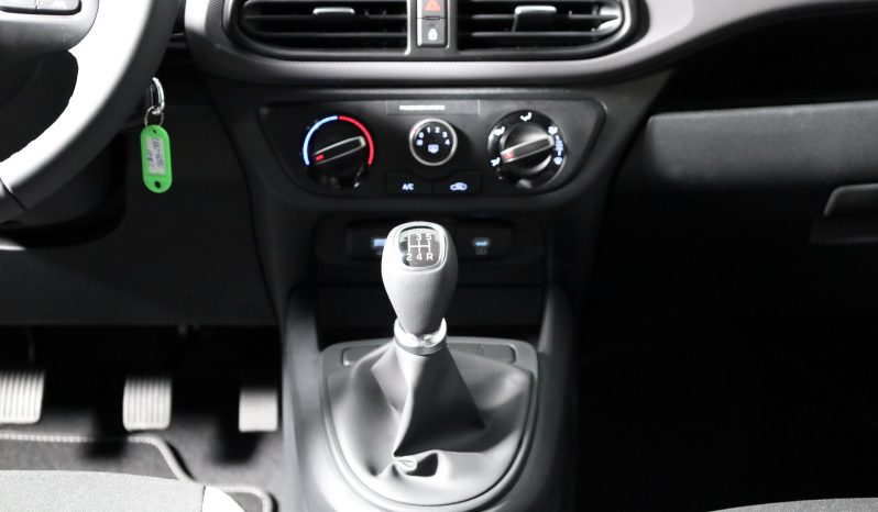 HYUNDAI I10 1.0 MPI CONFORT MY25 (TT) completo