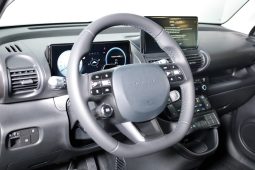 Hyundai INSTER 320km Comfort Plus 5 lug. MY26 completo