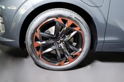 Cupra Terramar 1.5 e-HYBRID DSG completo