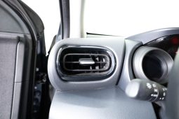 Toyota Yaris 1.5 Hybrid115 Dynamic Force Comfort completo