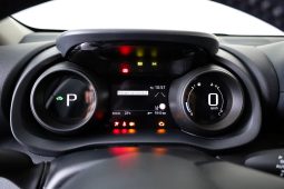 Toyota Yaris 1.5 Hybrid115 Dynamic Force Comfort completo