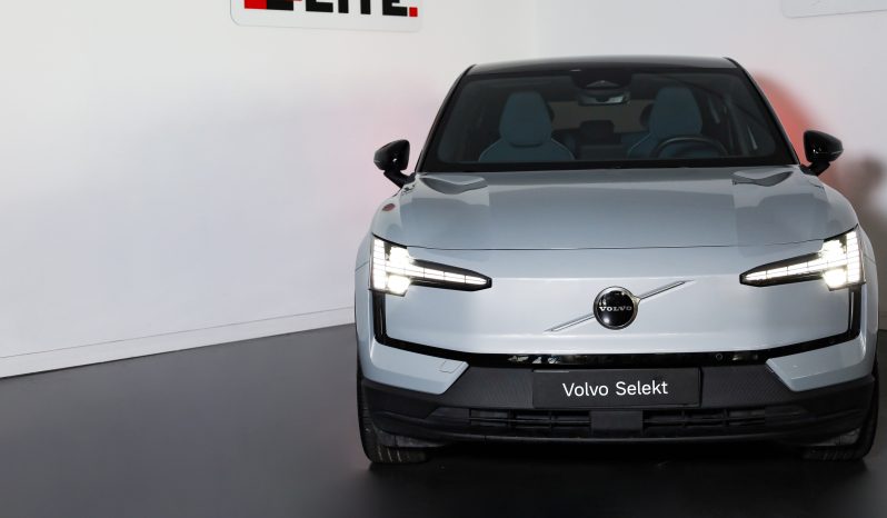 Volvo EX30 69 kWh Single Motor Extended Range 272 Plus completo